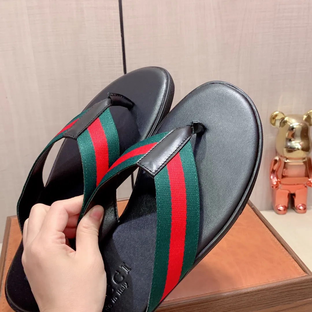 Slippers: New model: Factory price: 220💰💰🎩🎩🔥🔥《 Gucci* 》Series of slippers top purchasing agent🔍🔍Sold simultaneously for men, original Italian imported webbing made of selected cowhide, exquisite workmanship,), sole: (super comfortable) original factory special sole, ⚠️exclusive double-layer movable molded sole super comfortable⚠️, real shot🎬the real thing is more beautiful🔍🔍266 regular code 38-45